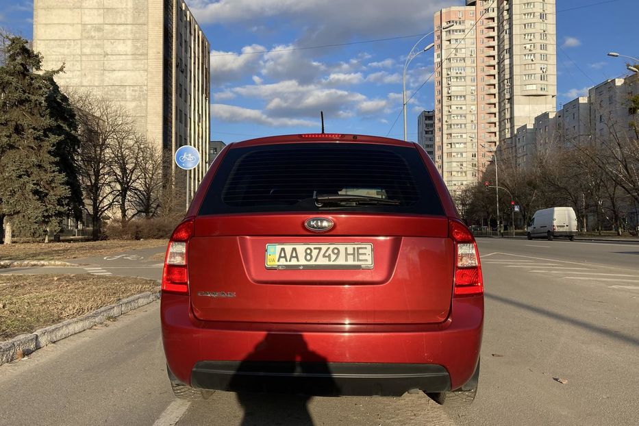 Продам Kia Carens 2008 года в Киеве