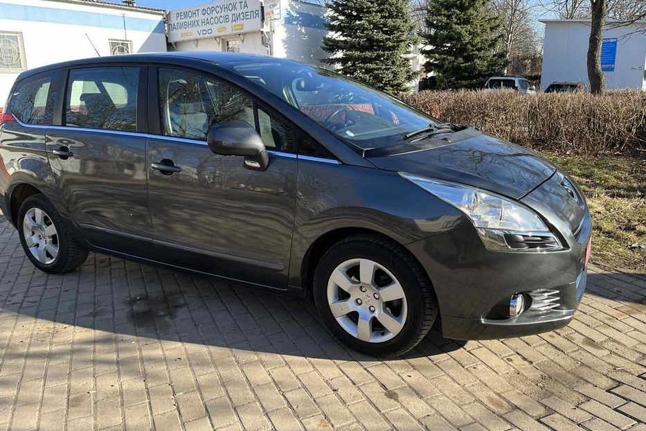 Продам Peugeot 5008 7місць 2013 года в Черновцах