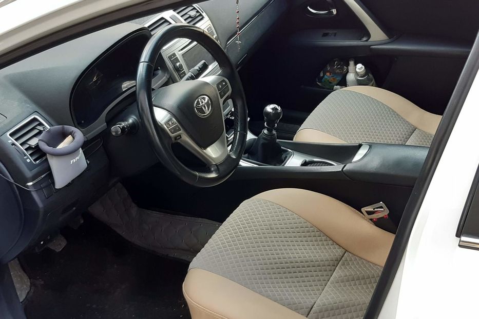 Продам Toyota Avensis 2013 года в Тернополе