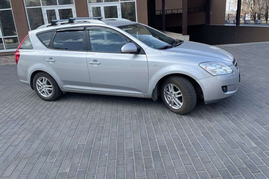 Продам Kia Ceed SW 2009 года в Днепре