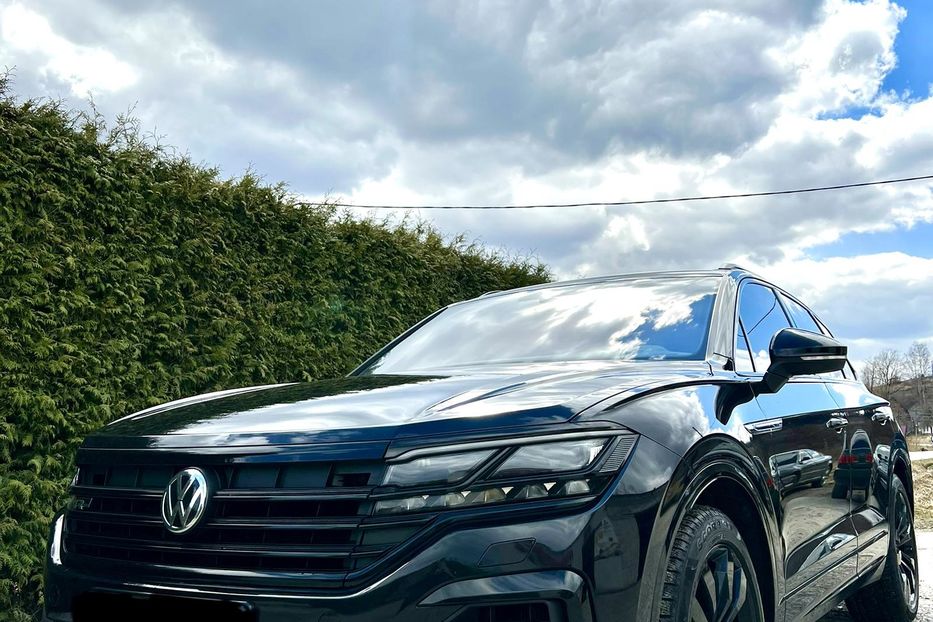 Продам Volkswagen Touareg R-LINE BLACK  2019 года в Львове