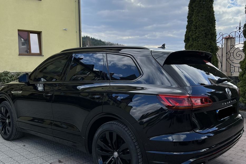 Продам Volkswagen Touareg R-LINE BLACK  2019 года в Львове