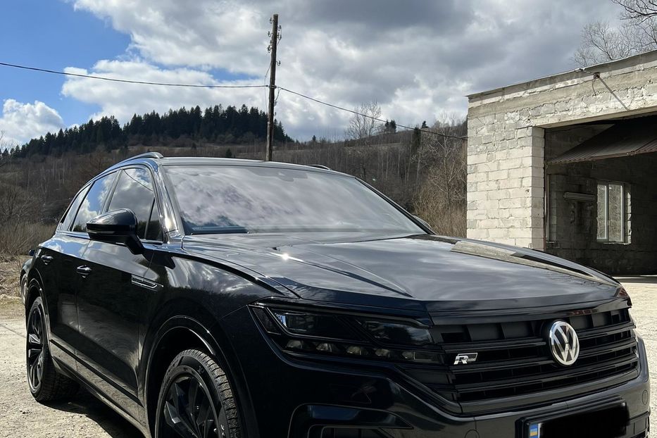 Продам Volkswagen Touareg R-LINE BLACK  2019 года в Львове