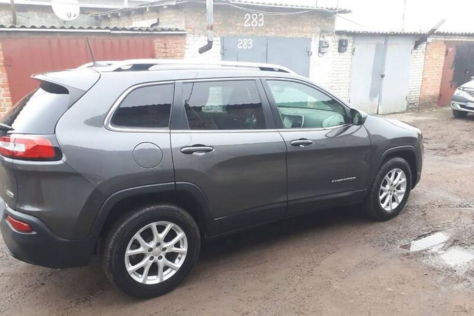 Продам Jeep Cherokee LATITUDE PLUS 4x4 2017 года в Киеве