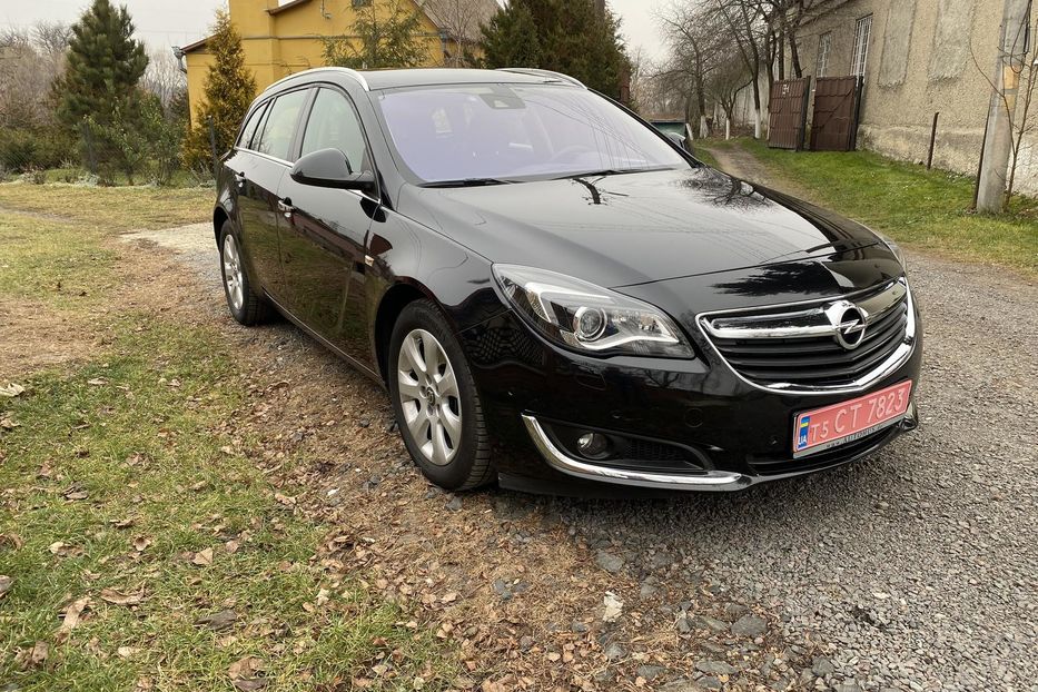 Продам Opel Insignia Sports Tourer 4x4 2015 года в Луцке