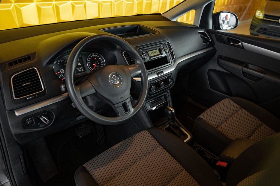 Продам Volkswagen Sharan Trendline 2011 года в Киеве
