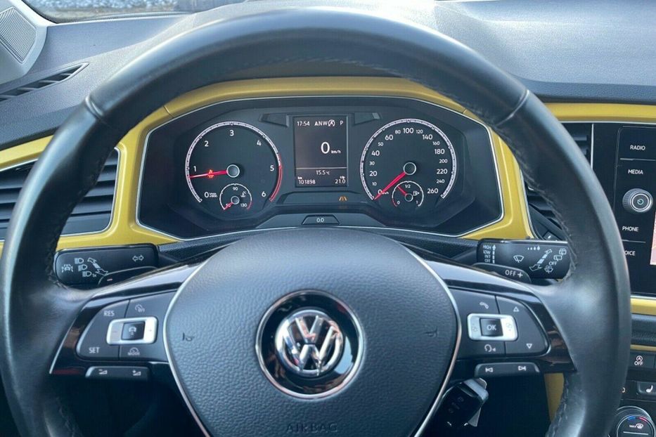 Продам Volkswagen T-Roc 2018 года в Киеве