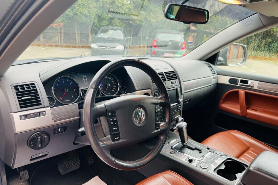 Продам Volkswagen Touareg 2010 года в Киеве