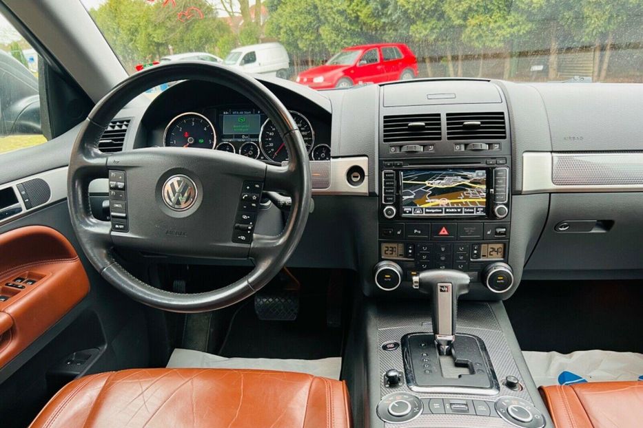 Продам Volkswagen Touareg 2010 года в Киеве