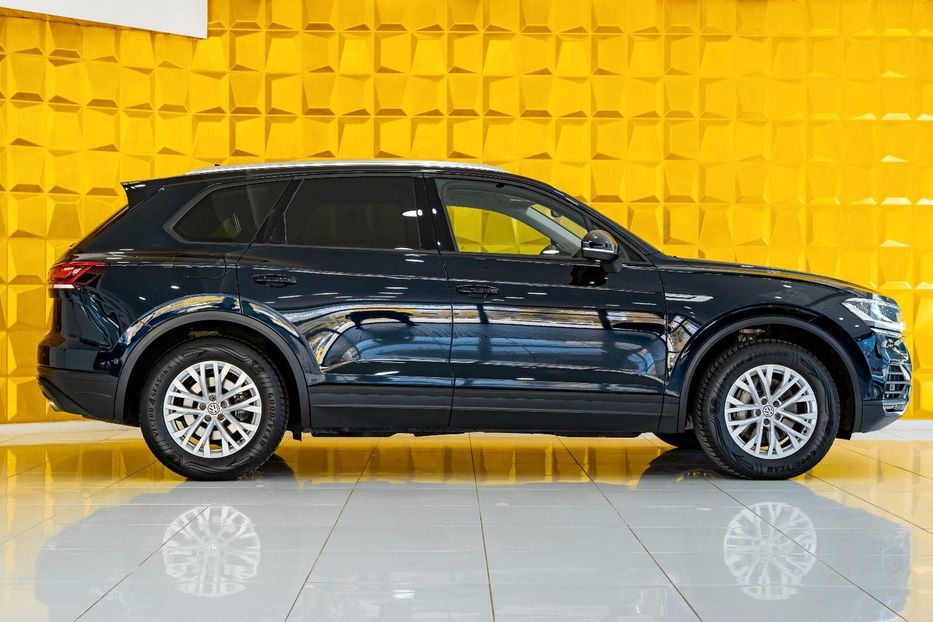 Продам Volkswagen Touareg 2019 года в Киеве