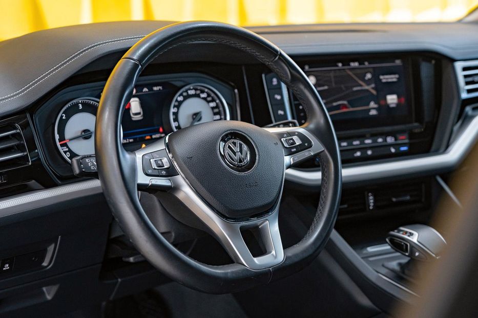 Продам Volkswagen Touareg 2019 года в Киеве