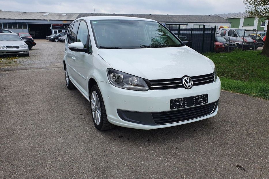 Продам Volkswagen Touran 2014 года в Киеве