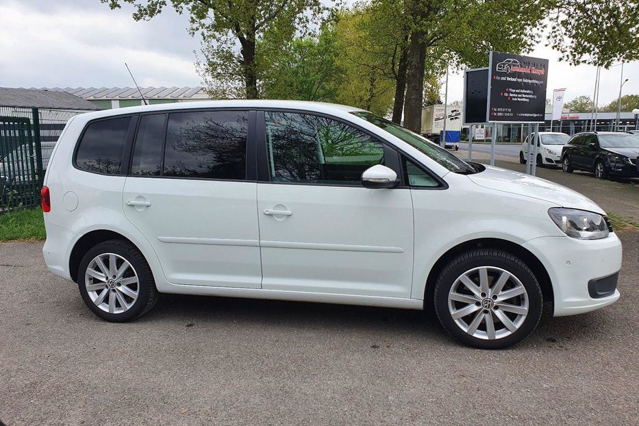 Продам Volkswagen Touran 2014 года в Киеве