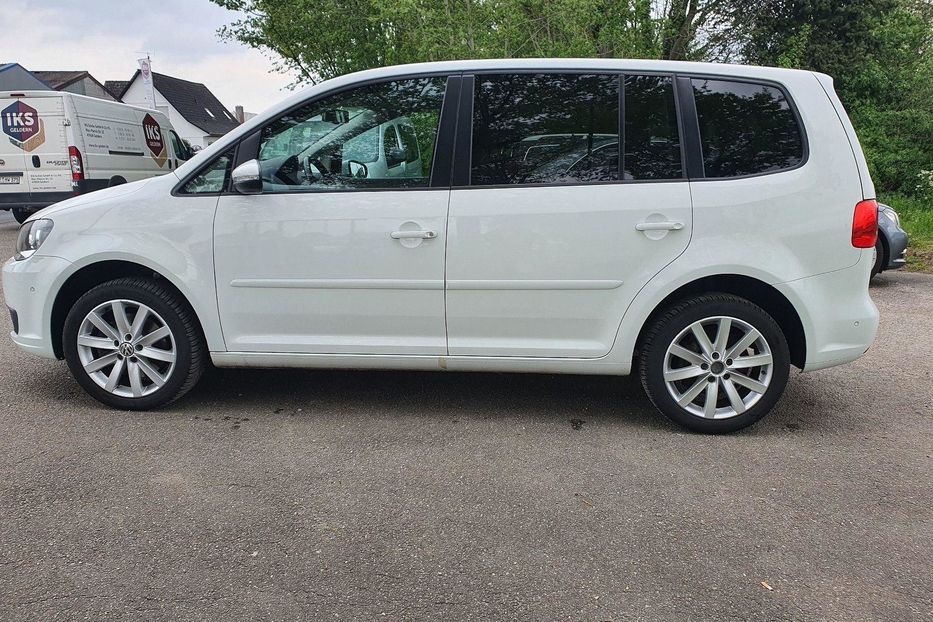 Продам Volkswagen Touran 2014 года в Киеве