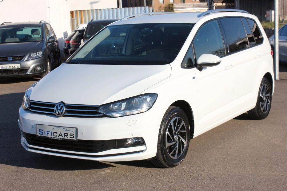 Продам Volkswagen Touran 2018 года в Киеве