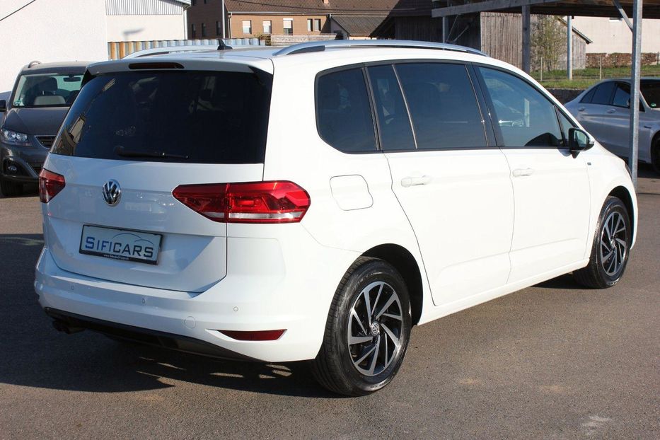 Продам Volkswagen Touran 2018 года в Киеве