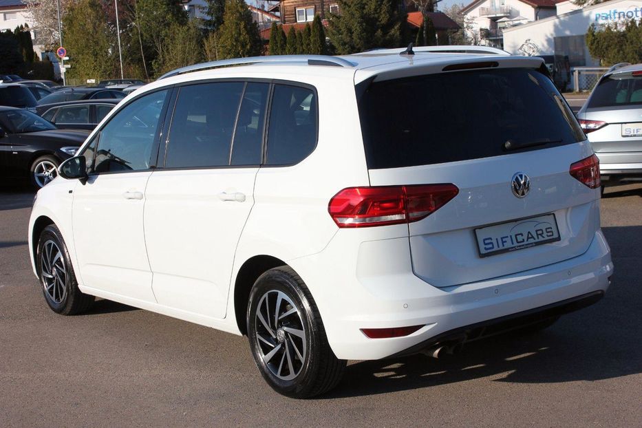 Продам Volkswagen Touran 2018 года в Киеве