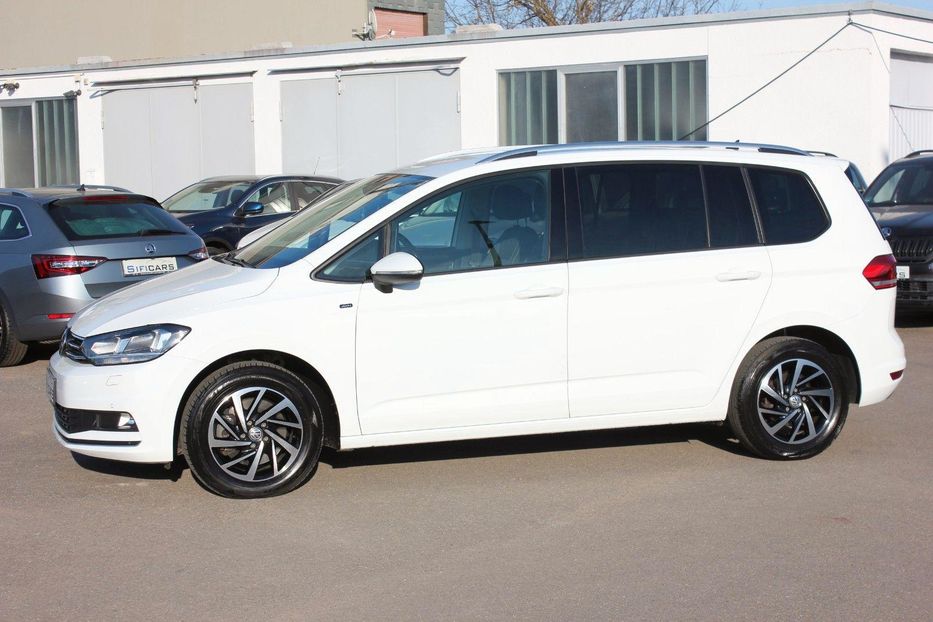 Продам Volkswagen Touran 2018 года в Киеве