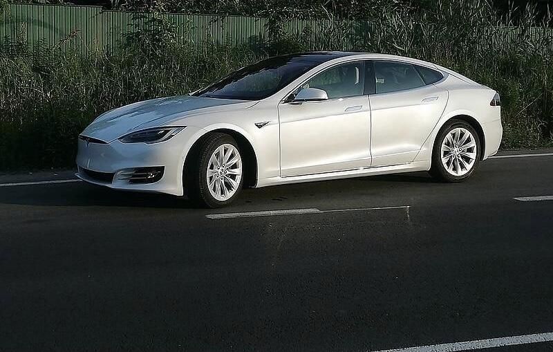 Продам Tesla Model S 2020 года в г. Коростышев, Житомирская область