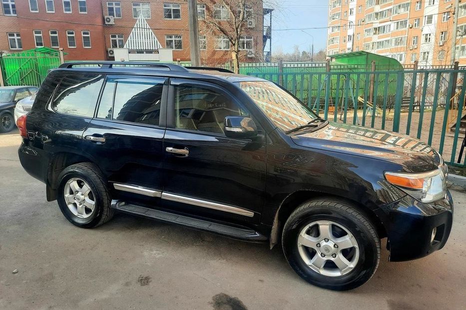 Продам Toyota Land Cruiser 200 2013 года в г. Кременчуг, Полтавская область