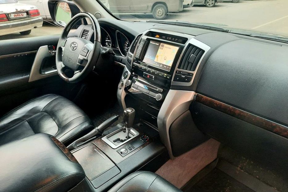 Продам Toyota Land Cruiser 200 2013 года в г. Кременчуг, Полтавская область