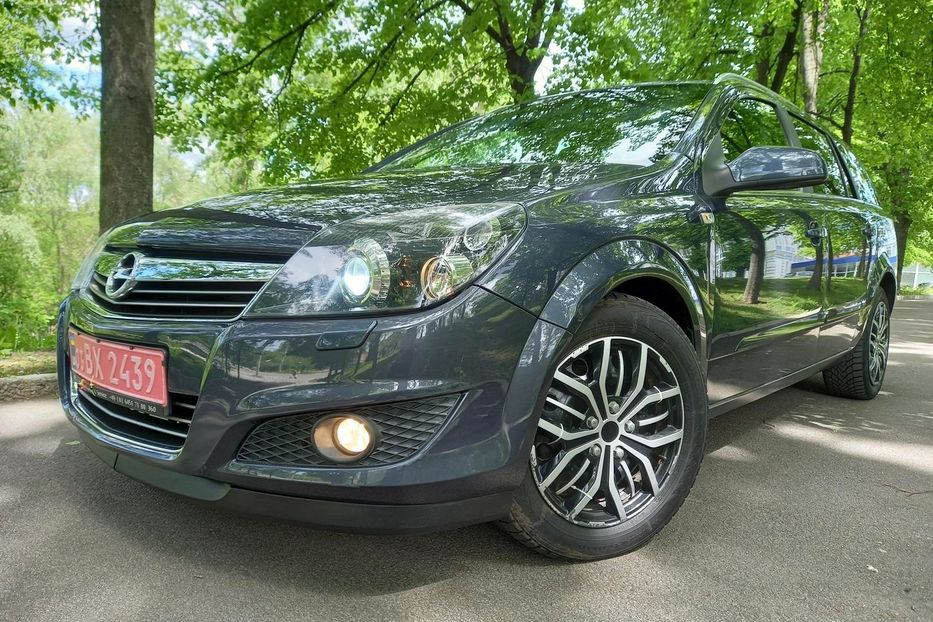 Продам Opel Astra H 1.6i COSMO 2009 года в Сумах
