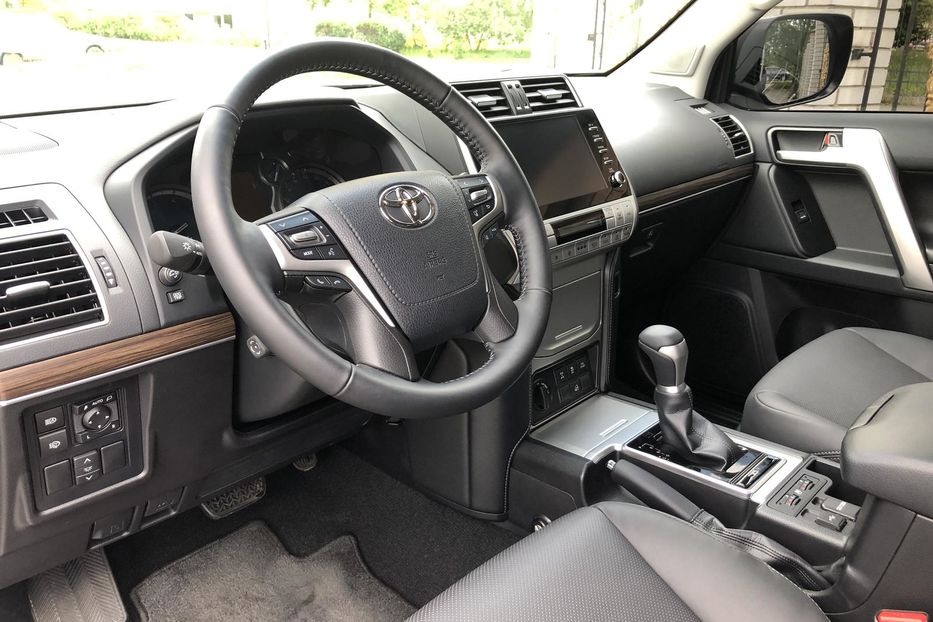 Продам Toyota Land Cruiser Prado PRESTIGE BLACK  2021 года в Киеве
