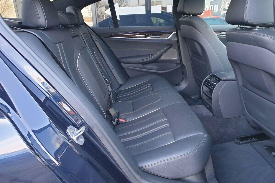 Продам BMW 530 d xDrive LUXURY 2018 года в Киеве
