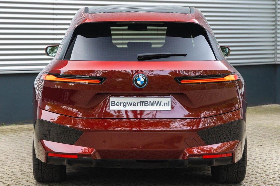 Продам BMW X iX xDrive50 112kW 2021 года в Киеве