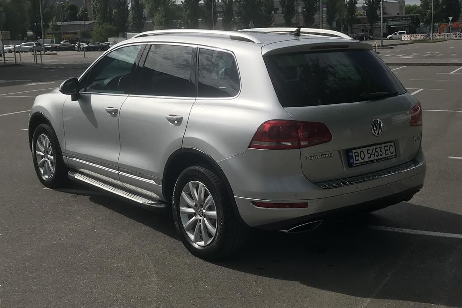 Продам Volkswagen Touareg 2010 года в Киеве