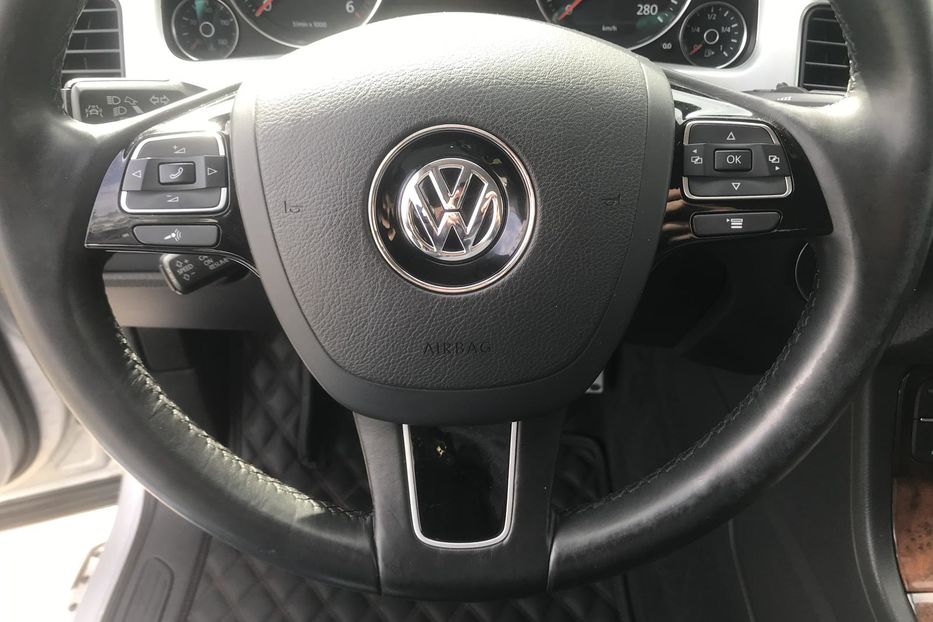 Продам Volkswagen Touareg 2010 года в Киеве