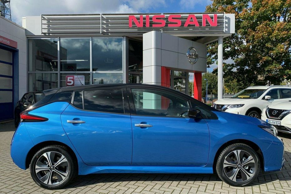 Продам Nissan Leaf 40kWt 2022 года в Киеве