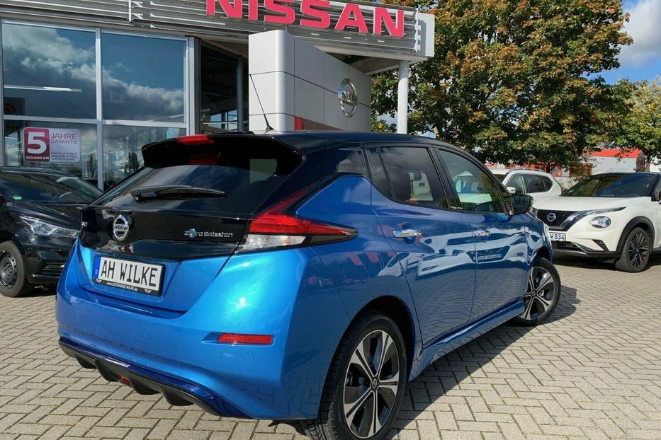 Продам Nissan Leaf 40kWt 2022 года в Киеве