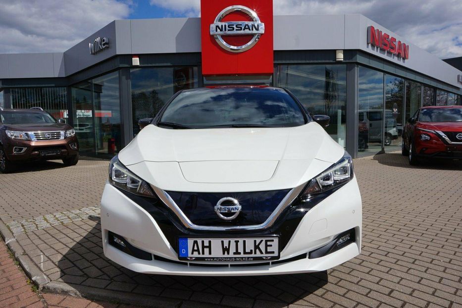 Продам Nissan Leaf 62kWt 2022 года в Киеве