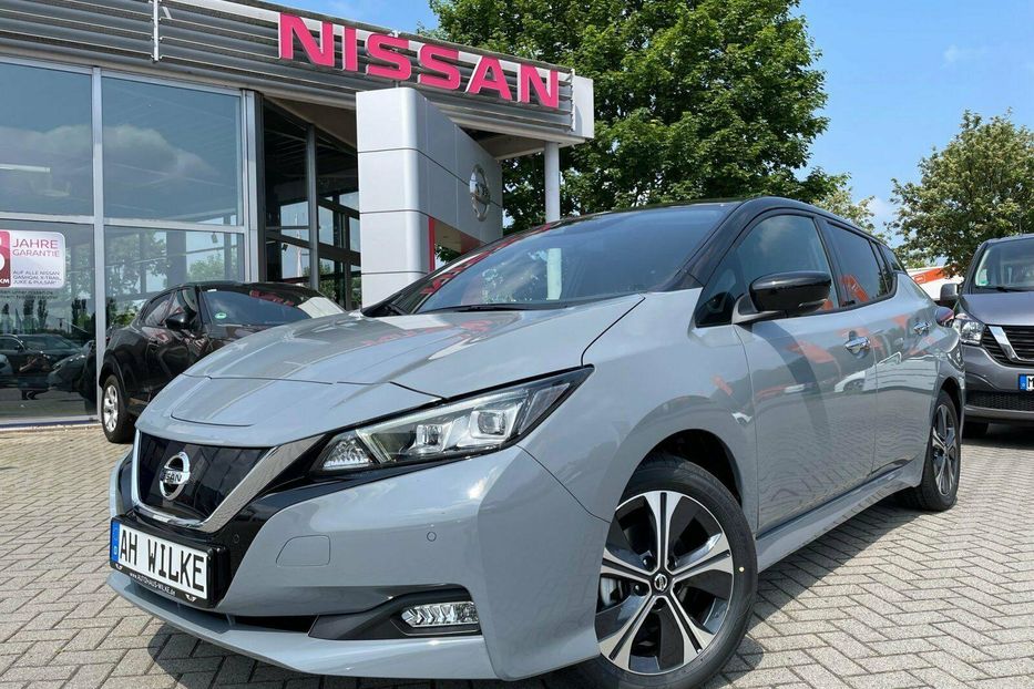 Продам Nissan Leaf 62kWt 2022 года в Киеве