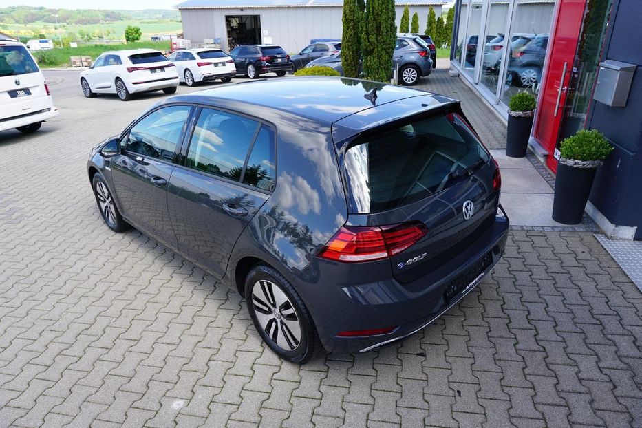 Продам Volkswagen e-Golf 24kW 2019 года в Киеве