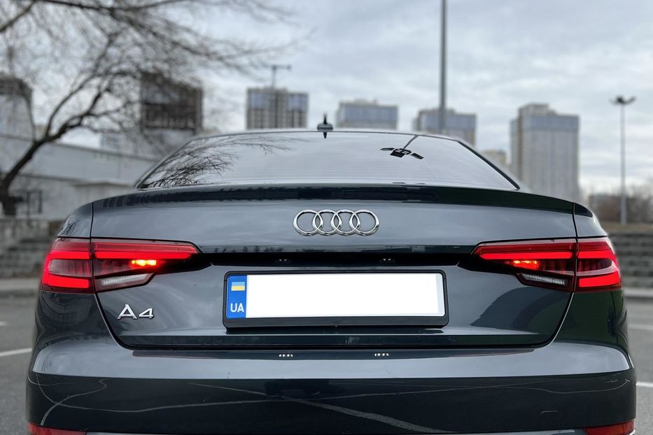 Продам Audi A4 2016 года в Киеве