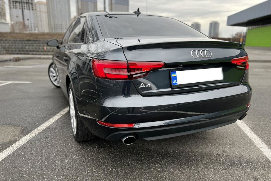 Продам Audi A4 2016 года в Киеве