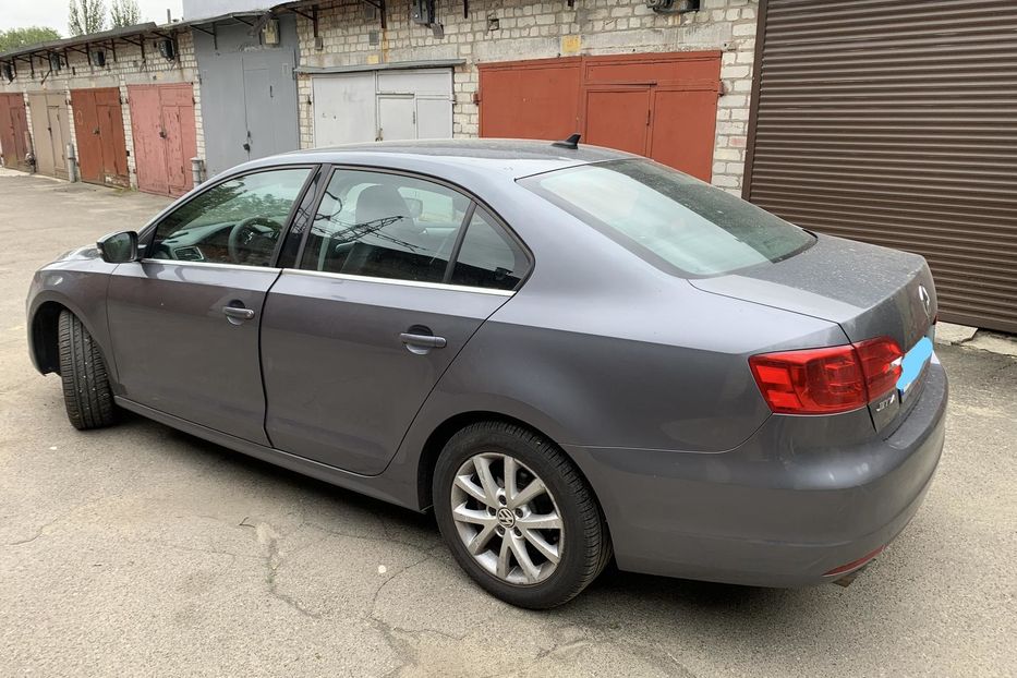 Продам Volkswagen Jetta 2013 года в Киеве