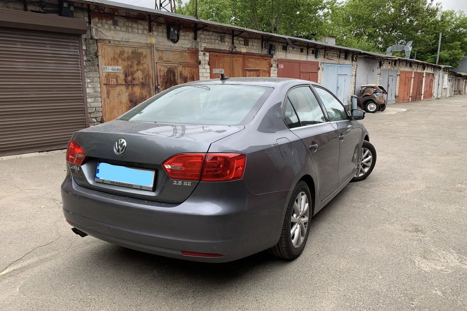 Продам Volkswagen Jetta 2013 года в Киеве