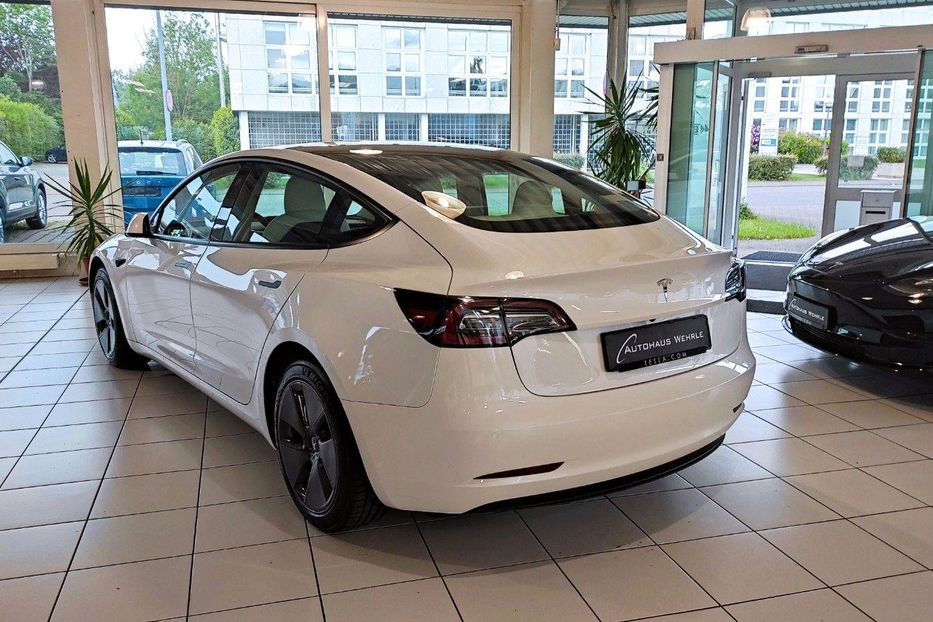 Продам Tesla Model 3 60kW 2021 года в Киеве