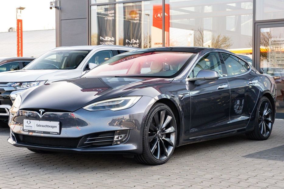 Продам Tesla Model S 100D 100kW 2019 года в Киеве