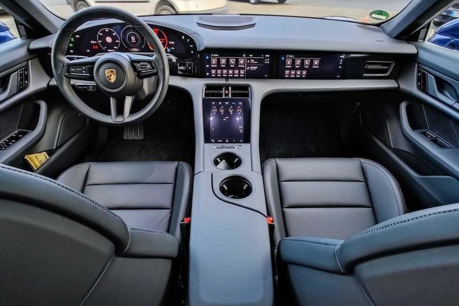 Продам Porsche Taycan 4S 79.2kW 2021 года в Киеве