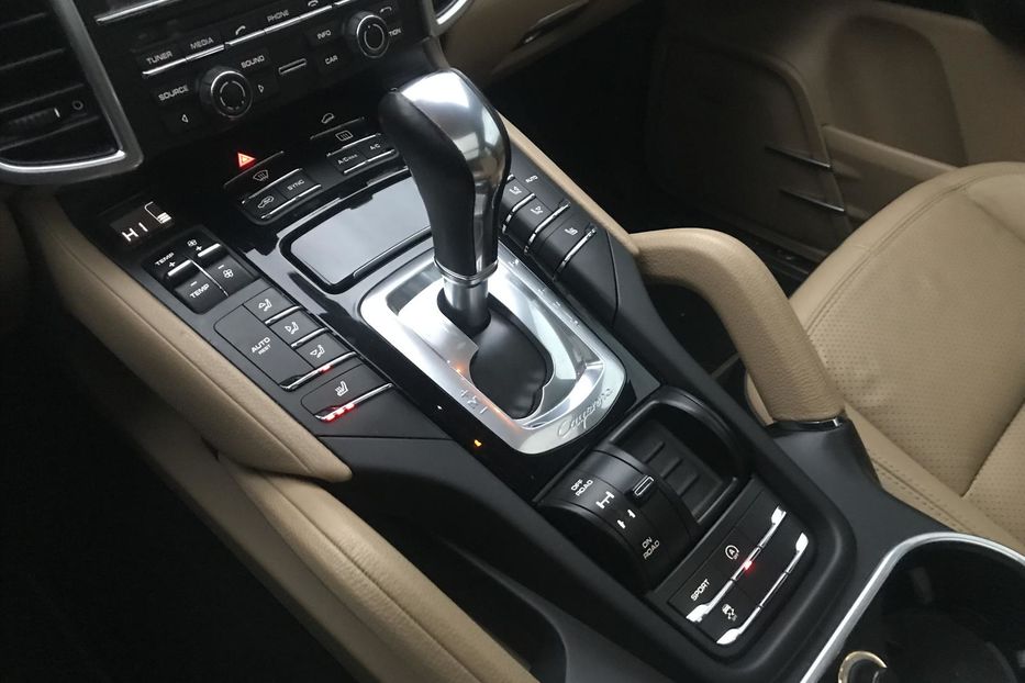 Продам Porsche Cayenne 2014 года в Киеве