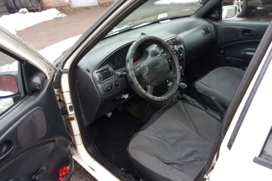 Продам Ford Escort Универсал 1998 года в Киеве