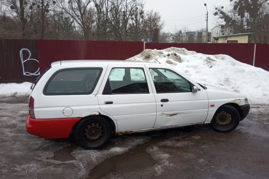 Продам Ford Escort Универсал 1998 года в Киеве