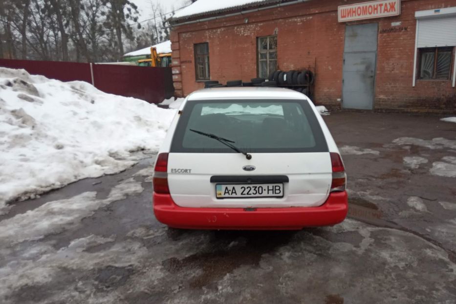 Продам Ford Escort Универсал 1998 года в Киеве