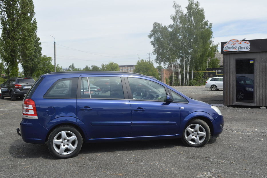 Продам Opel Zafira 2008 года в Хмельницком