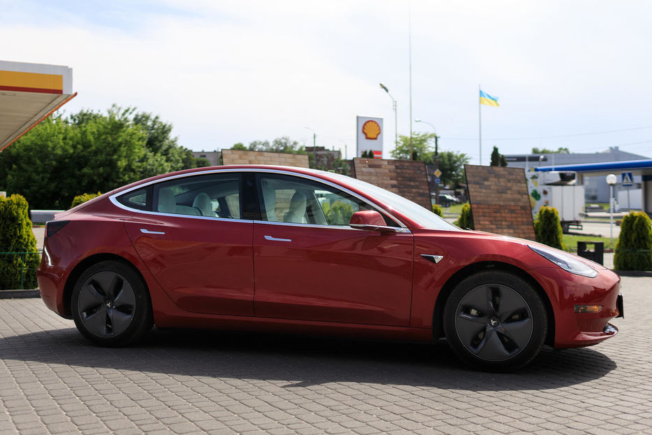 Продам Tesla Model 3 RWD 2020 года в Хмельницком