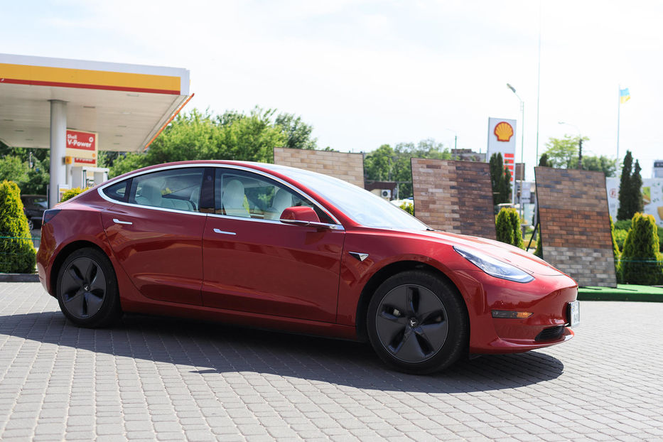 Продам Tesla Model 3 RWD 2020 года в Хмельницком